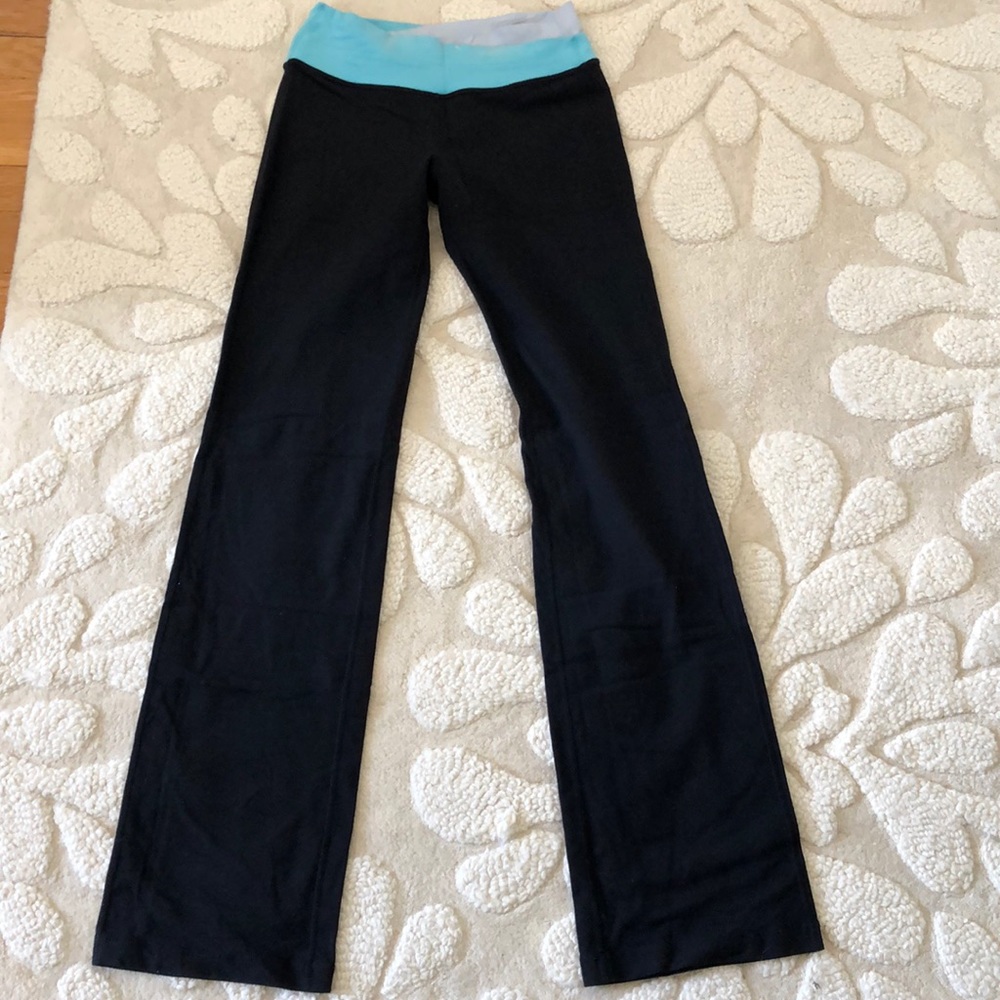 Lululemon yoga pants bootleg size 6